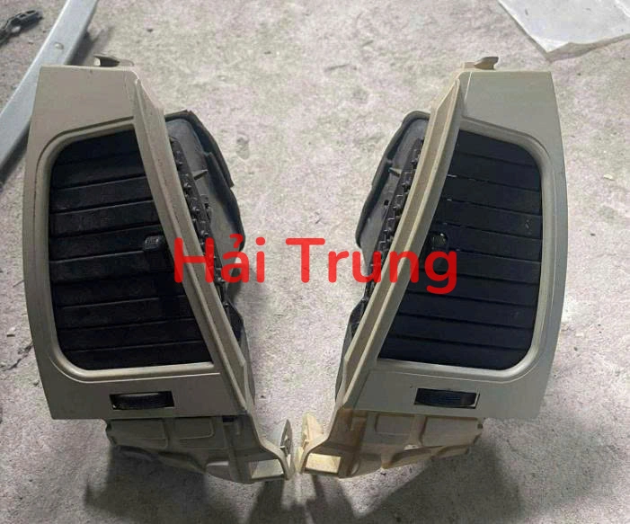 Cửa gió điều hòa Toyota Innova 2009 Tháo Xe