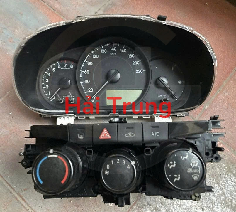 Bảng điều hòa, Đồng hồ táp lô Toyota YARIS