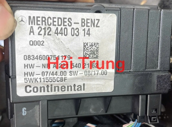Hộp điều khiển bơm xăng Mercedes-Benz C200 W204 Tháo Xe A2124400314