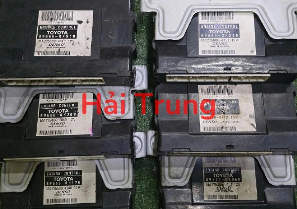 Hộp điều khiển động cơ Toyota Innova