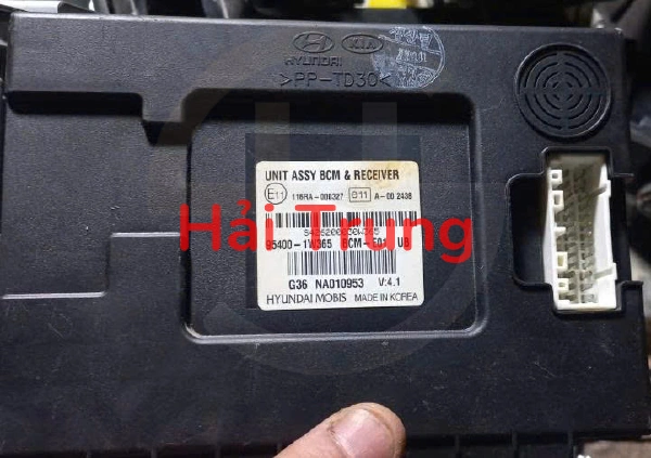 Hộp điều khiển bcm Kia Rio 954001W365 Tháo Xe