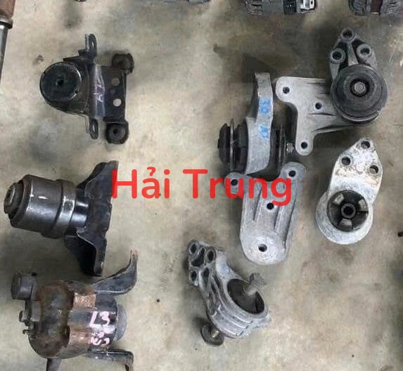 Chân máy Ford Escape 2009-2013 Tháo Xe