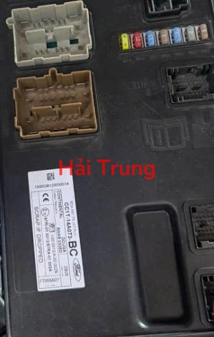 Hộp cầu chì thân xe/ hộp Gem Ford Transit Tháo Xe CC1T-14A073-BC CC1T14A073BC