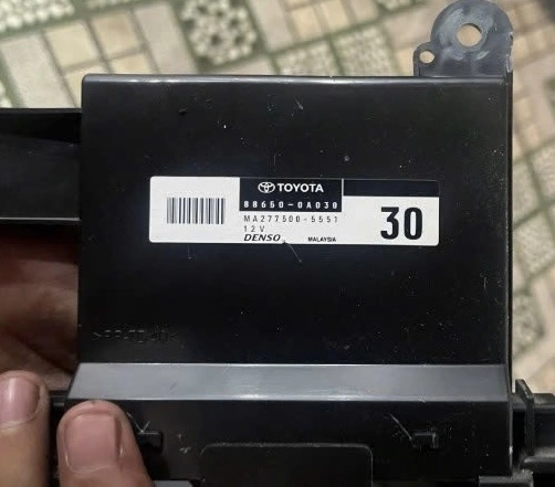 Hộp điều khiển máy lạnh Toyota Corolla Cross Tháo Xe 88650-0A030