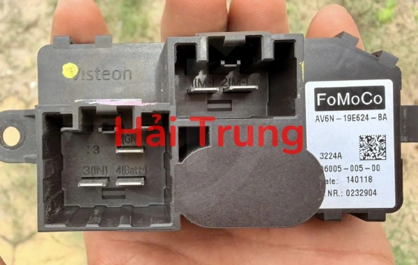 Hộp điện trở quạt Ford Focus Tháo Xe AV6N-19E624-BA