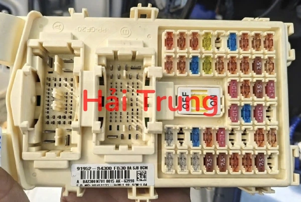 Hộp cầu chì trong xe Hyundai I10 2014-2020 Tháo Xe 91952B4300