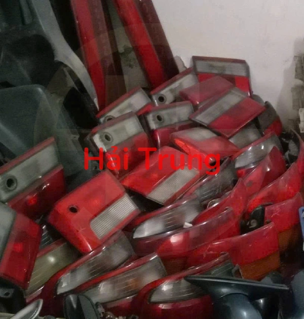 Đèn hậu trong, đèn hậu ngoài Toyota Corona 1992-1996 Tháo Xe