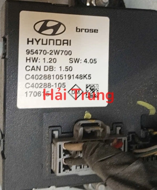 Hộp điều khiển cửa hậu Hyundai Santafe Tháo Xe 95470-2W700 954702W700