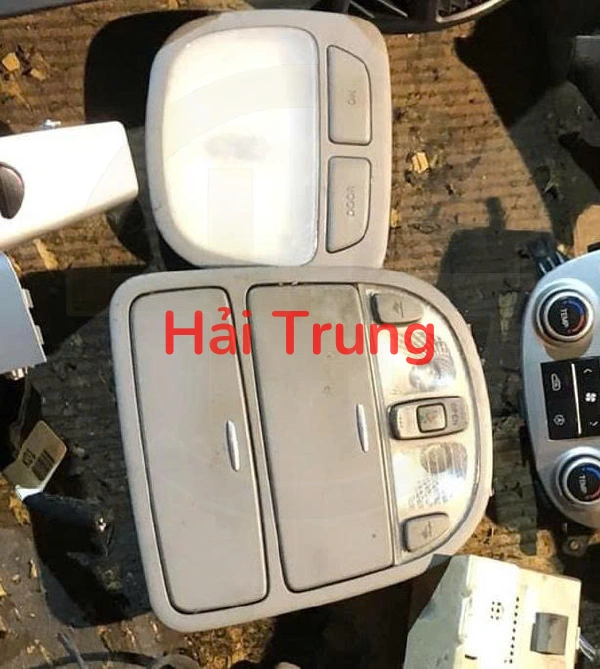 Đèn trần Hyundai Santafe 2009 2010 Tháo Xe