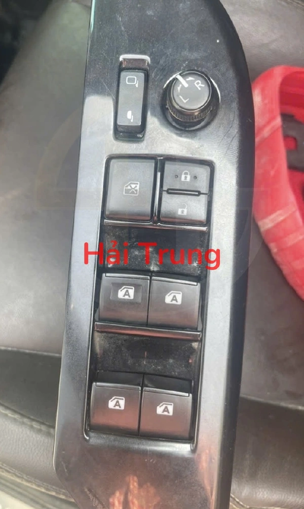 Công tắc kính tổng Toyota Fortuner Tháo Xe 84040-0K021