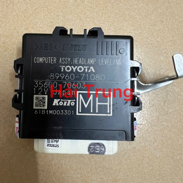 Hộp điều khiển đèn pha Toyota Innova 2020-2022