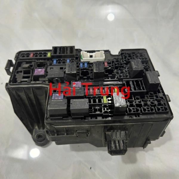 Hộp cầu trì Mitsubishi Triton Tháo Xe