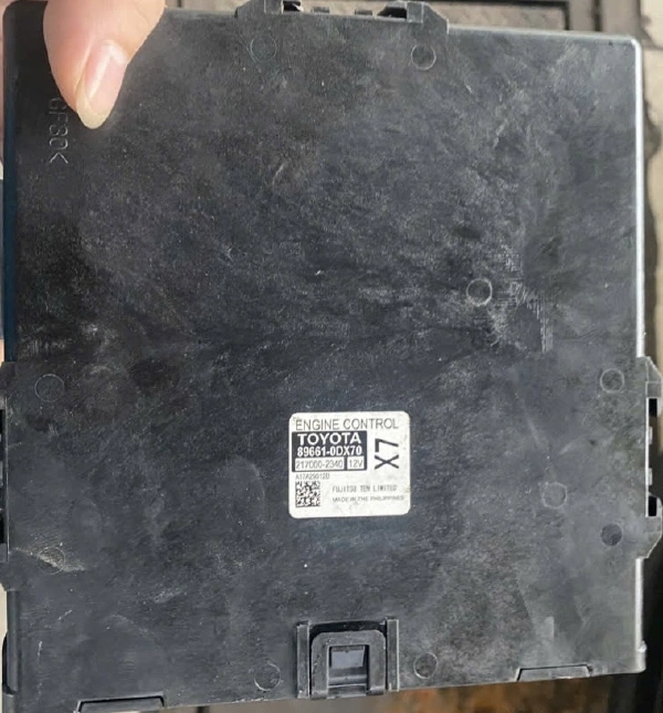 Hộp đen ECU Toyota Vios 2015-2019 Tháo xe 89661-0DX70
