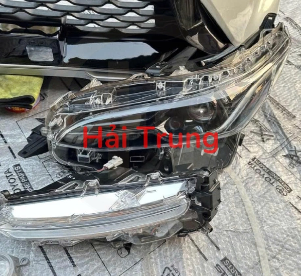 Đèn pha, đèn gầm, đèn led ban ngày Toyota Fortuner 2025 Tháo Xe