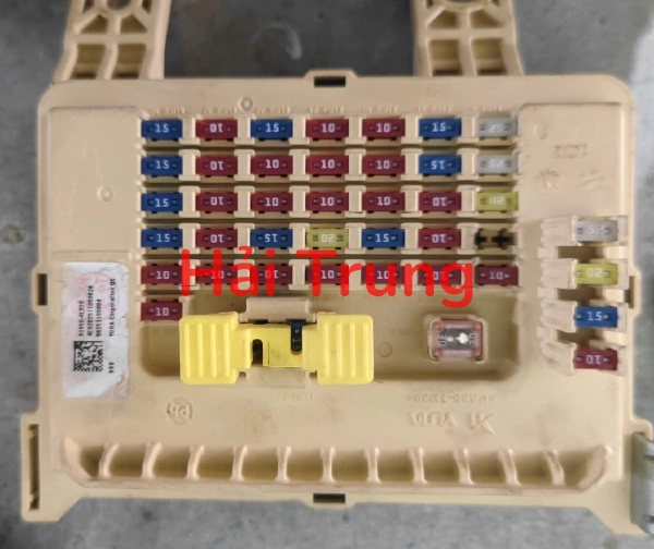 Hộp cầu trì trong xe Kia K250 Tháo Xe 91950-4E020
