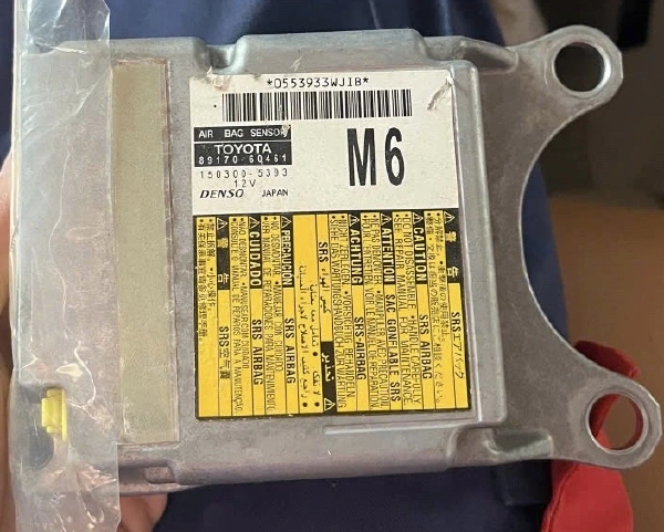 Hộp điều khiển túi khí Toyota Land Cruiser Tháo Xe 89170-60461