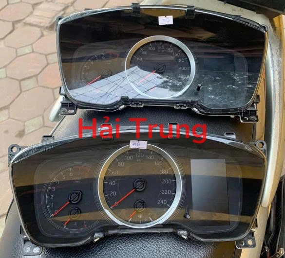 1.đèn pha bên lái  2. dàn nóng 3. két nước 4. ba đỡ sóc trước  5. mặt nạ ga lăng 6. 2 phe cài ba đỡ sóc 7. Lồng quạt két nước 8. dây mở khoá ca pô( đoạn ngay cụm khoá ca pô) 9.  ốp lấy gió ngoài 10. ca pô 11. ốp mạ caroom ca pô 12. Cánh quạt két nước 13. Cụm mô tơ liền cánh quạt Hyundai Sonata báo em