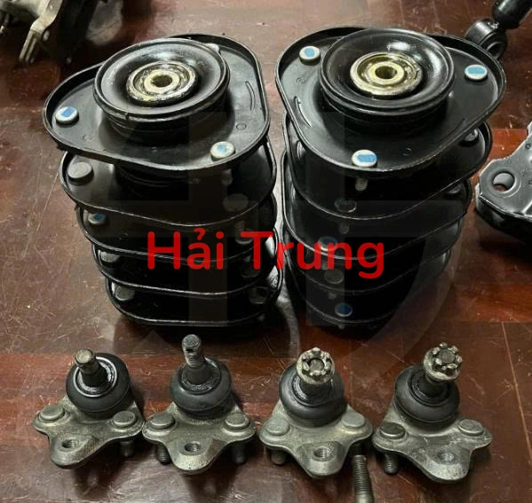 Bát bèo giảm xóc, rotuyn trụ Toyota Altis Tháo Xe