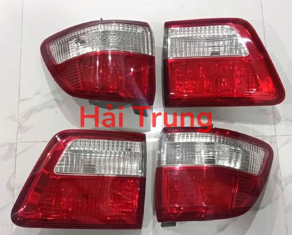 2 Đèn hậu ngoài, 2 Đèn hậu trong Toyota Fortuner 2009-2011 Tháo Xe