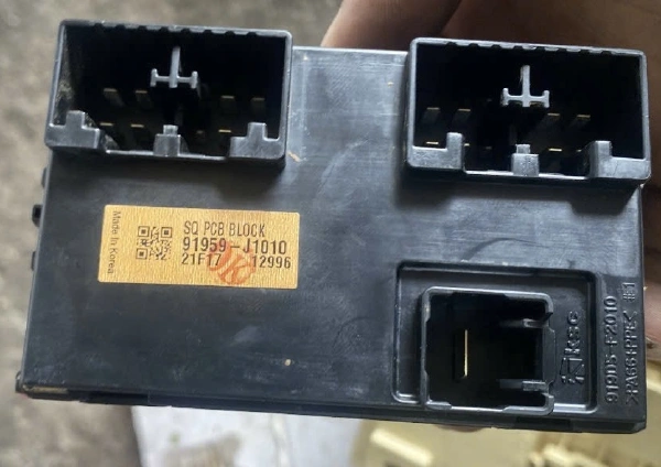 Hộp cầu trì Kia Ceed Tháo Xe 91959J1010