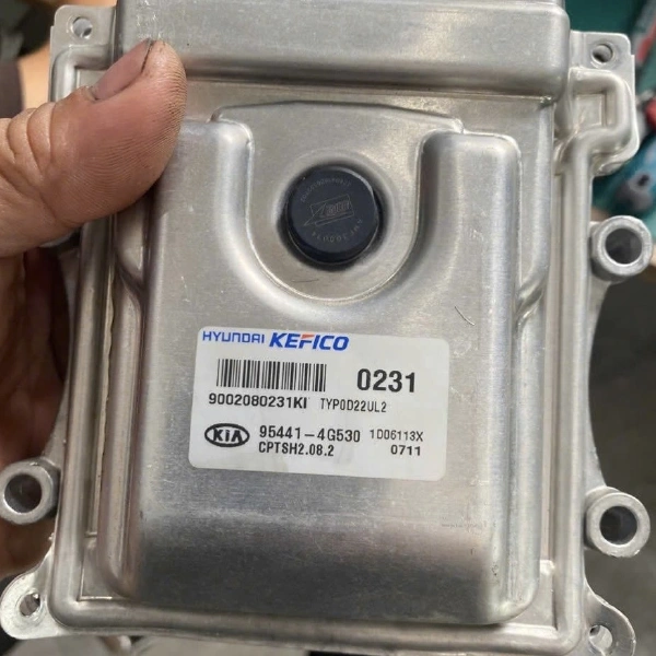 Hộp điều khiển động cơ Hộp đen ECU Hyundai Sonata 2024 Tháo Xe 95441-4G530