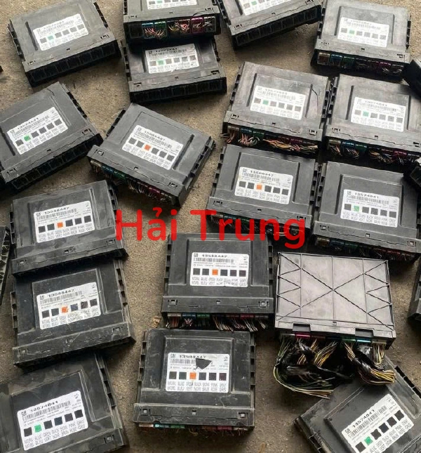 Hộp điều khiển thân xe Body BCM Chevrolet Cruze Tháo Xe