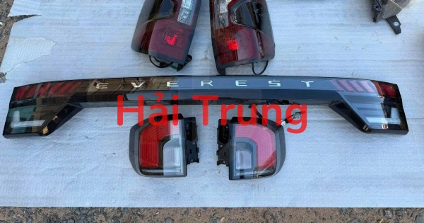 Đèn hậu đầy đủ Ford Everest 2023 2024 2025 Tháo Xe