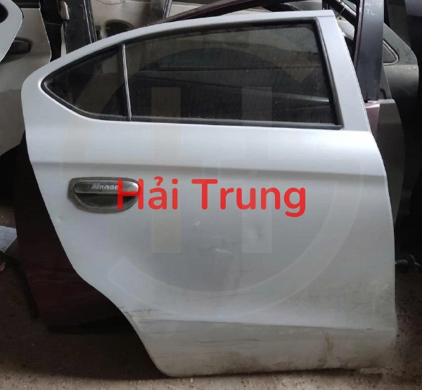 Cánh cửa sau Mitsubishi Attrage 2020 Tháo Xe