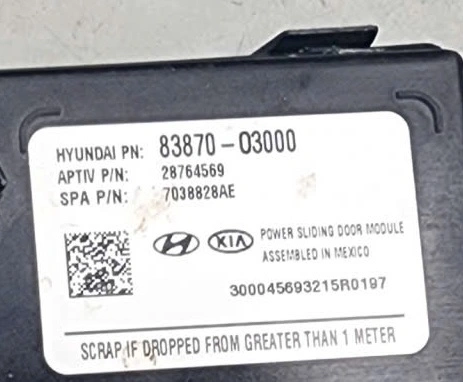 Hộp điều khiển cửa lùa Hyundai Custin Tháo Xe 83870-O3000
