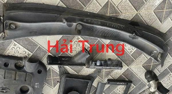 Máng nước chân kính chắn gió Hyundai Santafe 2009 2010 Tháo Xe