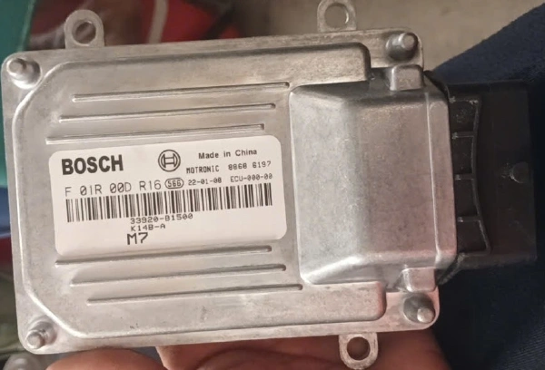 Hộp điều khiển động cơ Hộp đen ECU Thaco Towner Tháo Xe 33920-B1500