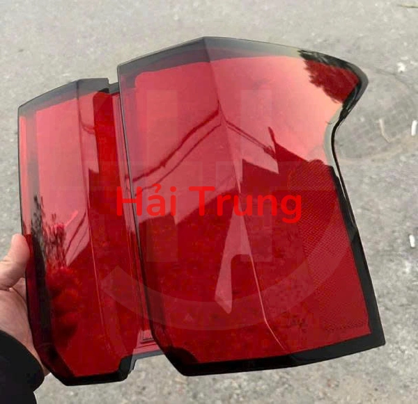 Mặt đèn hậu Kia Sorento 2020-2025 là phụ tùng rất quan trọng của xe cần thay thế. Mặt đèn hậu Kia Sorento 2020-2025 được sử dụng cho dòng xe Kia Sorento 2020-2025 Mặt đèn hậu Kia Sorento 2020-2025 Mặt đèn hậu Kia Sorento 2020-2025 mới nhất Mặt đèn hậu Kia Sorento 2020-2025 chính hãng Mặt đèn hậu Kia Sorento 2020-2025 uy tín Mặt đèn hậu Kia Sorento 2020-2025 giá tốt Mặt đèn hậu Kia Sorento 2020-2025 chất lượng cao Mặt đèn hậu Kia Sorento 2020-2025 sản xuất mới Mặt đèn hậu Kia Sorento 2020-2025 đẹp Mặt đèn hậu Kia Sorento 2020-2025 bền bỉ Trong qua trình sử dụng do nhiều nguyên nhân khiến Mặt đèn hậu Kia Sorento 2020-2025 bị hư hỏng do vậy cần thay thế Mặt đèn hậu Kia Sorento 2020-2025 để đảm bảo thẩm mỹ và an toàn trong quá trình vận hành của xe. (Mặt đèn hậu Kia Sorento 2020-2025 tại phụ tùng Hải Trung) *Liên hệ với Phụ tùng Hải Trung: Nhập khẩu và phân phối: Phụ tùng Hải Trung Hotline: 024.8568 0597- 0382.777.186 Fanpage:https://www.facebook.com/PhutungotoHaiTrung Mail:phutunghaitrung@gmail.com Website:phutunghaitrung.vn