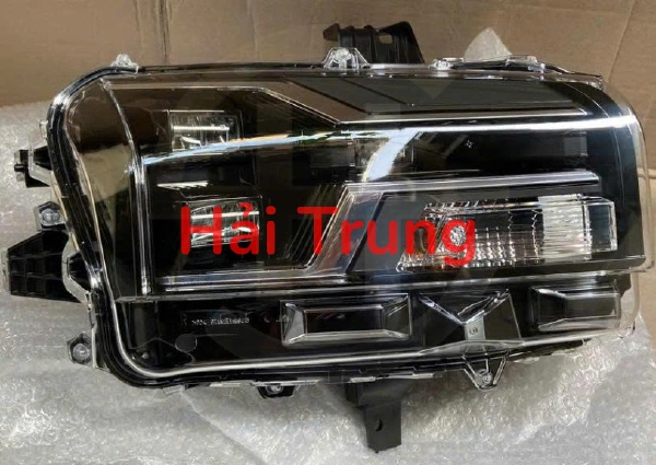 Đèn pha Mitsubishi Triton 2026 2027 có chỉnh điện