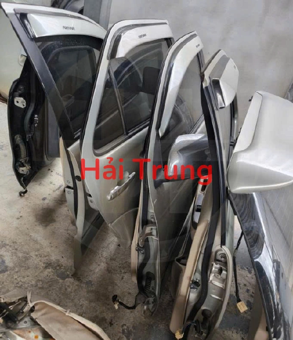 Bộ cánh cửa liền táp pi Toyota Fortuner 2009-2011 Tháo Xe
