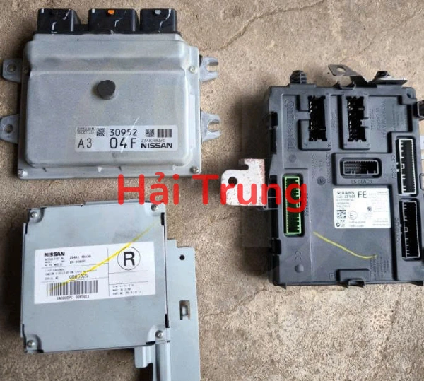 Hộp điện Nissan X-Trail 2018 Tháo Xe