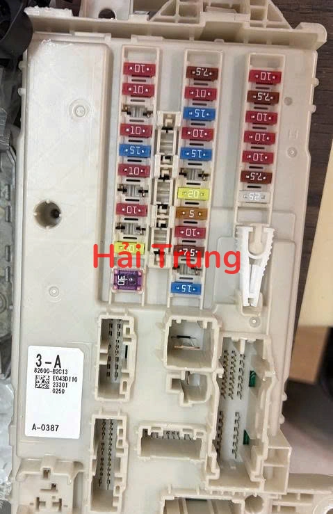 Hộp cầu trì Daihatsu Taft LA900S Tháo Xe 82600-B2C13 82600B2C13