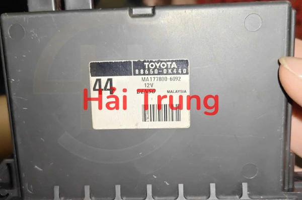 Hộp điều khiển điều hòa Toyota Innova 2020 Tháo Xe 88650-0K440