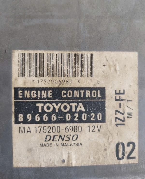 Hộp điều khiển động cơ Hộp đen ECU Toyota Altis 2001 Tháo Xe 89666-02020