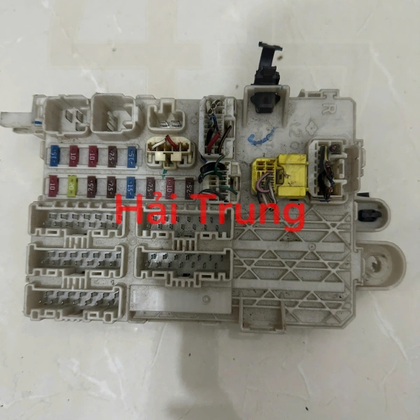 Hộp cầu trì Toyota Hilux Tháo xe