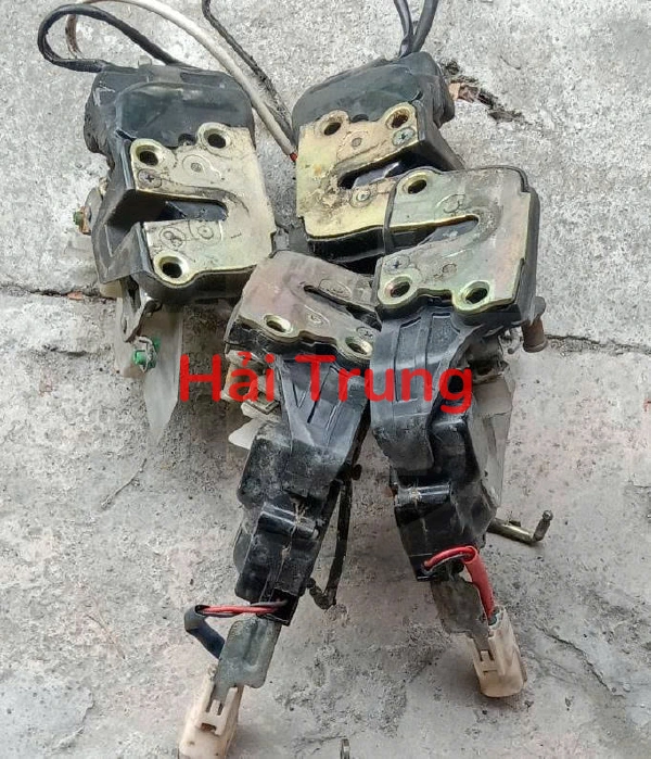 Khóa ngậm cửa Toyota Corona 1992-1996 Tháo Xe