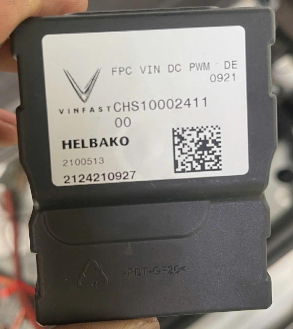Hộp điều khiển bơm xăng Vinfast Lux A2.0 Tháo Xe CHS10002411