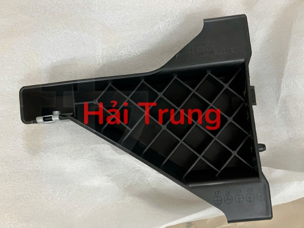 Phe cài đèn pha Mitsubishi Xpander 2019-2022 8301D239