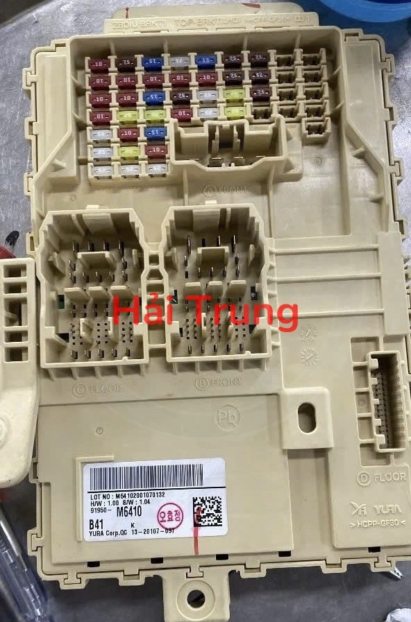 Tháo xe Hộp cầu trì trong xe Kia Cerato 2019 2020 Tháo Xe 91950M6410