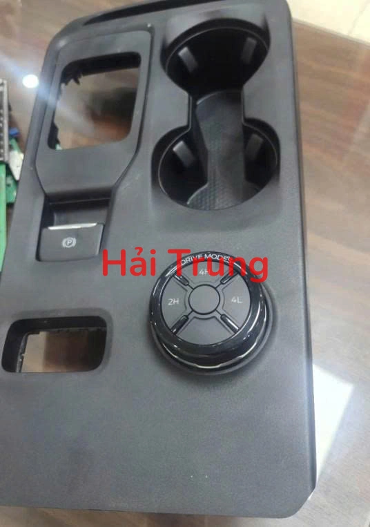 Cụm ốp nhựa điều khiển trung tâm Ford Everest 2025 2026 Tháo Xe