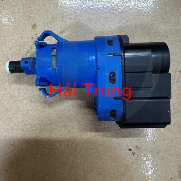 BN7N-66-490A Công tắc đèn phanh Mazda 2, 3, 6, CX5, CX3, CX9, CX30 Tháo Xe