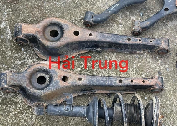 Bệ đỡ lò xo giảm xóc Toyota Innova 2006-2016 Tháo Xe