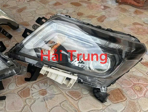 Đèn pha Nissan Navara 2015-2020 Tháo Xe Zin
