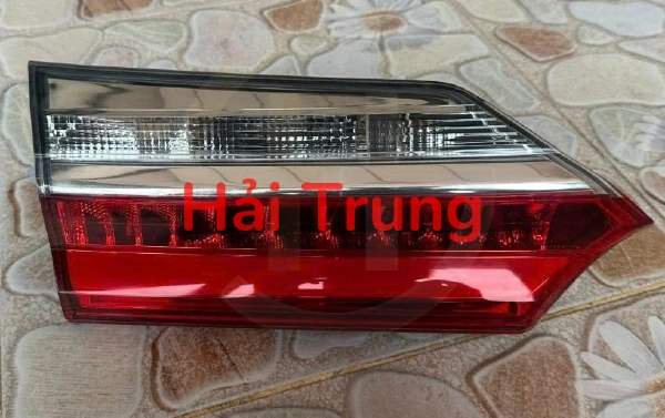 Đèn hậu trong Toyota Corolla Altis 2017-2020 Tháo Xe