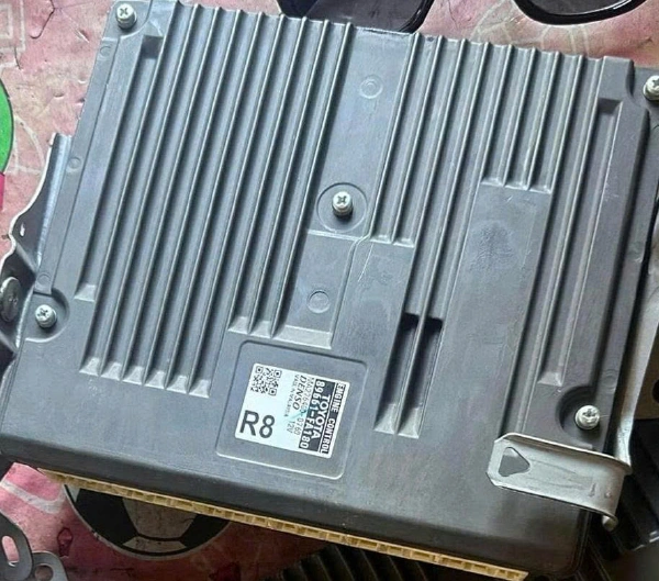 Hộp điều khiển động cơ Hộp đen ECU Toyota Hilux 2GD Tháo Xe 89661FA180