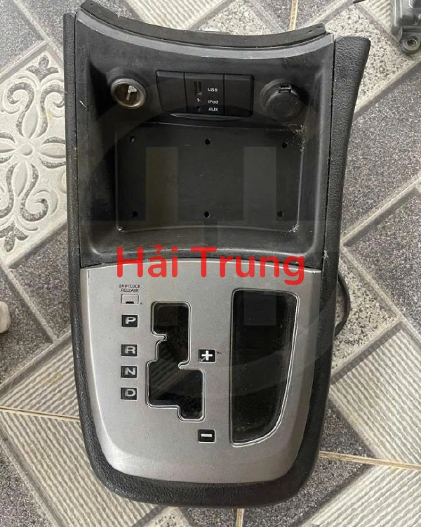 Ốp cần số Hyundai Santafe 2008 2009 2010 2011 Tháo Xe